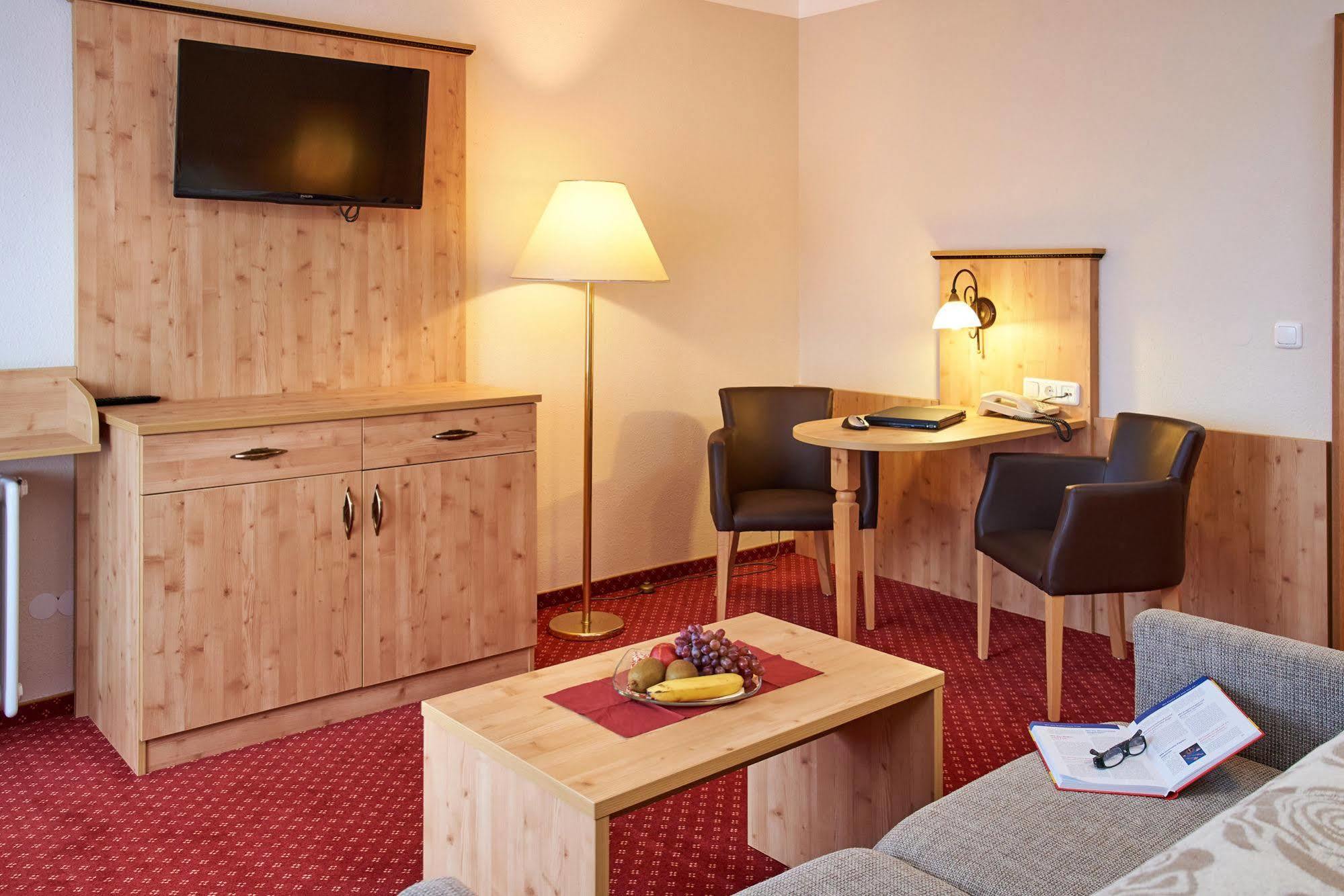 Apparthotel Minerva Diana Octavia บัดเกิกกิง ภายนอก รูปภาพ