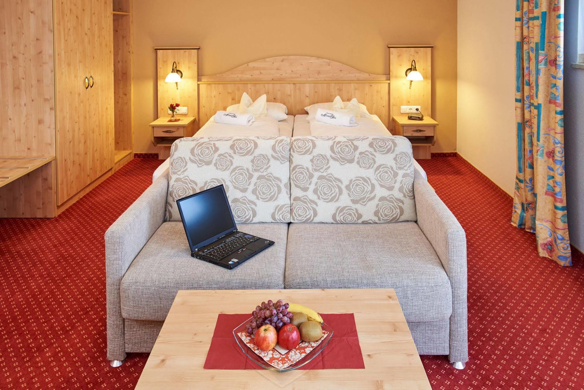 Apparthotel Minerva Diana Octavia บัดเกิกกิง ภายนอก รูปภาพ